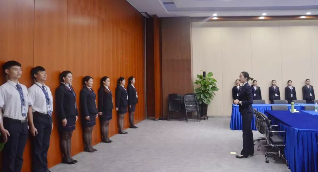 提升服务质量，塑造专业形象——广电城市服务城市规划展览物业服务中心开展服务礼仪与会务服务培训